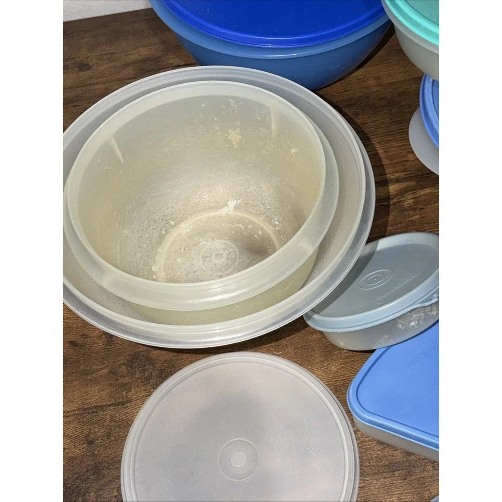 lot of 21 vintage tupperware Containers And Lids Various Colors And Sizes